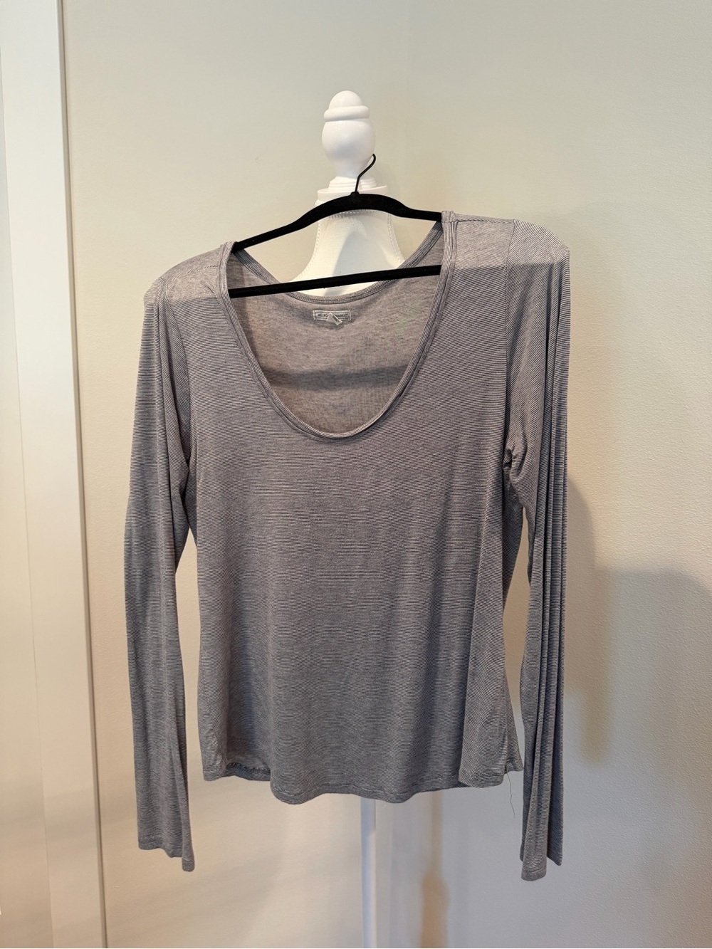 Melrose and Market Scoop Neck Long Sleeve Top - Light Gray